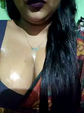 Snapshot of JIYA-04 chatting on June 13, 2026, 6:17 pm JIYA-04 online show from June 13, 2026, 6:17 pm