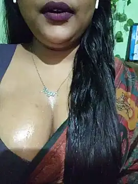 Snapshot of JIYA-04 chatting on July 31, 2026, 1:54 pm JIYA-04 online show from July 31, 2026, 1:54 pm