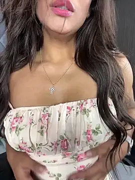 Snapshot of OneInAMillionXXX chatting on October 22, 2025, 10:08 pm OneInAMillionXXX online show from October 22, 2025, 10:08 pm