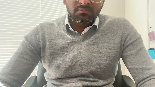 pranastro00 online show from April 22, 2026, 3:19 pm