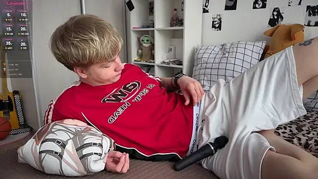 Snapshot of olivertasty chatting on April 6, 2026, 12:06 pm olivertasty online show from April 6, 2026, 12:06 pm