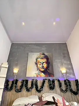 Saracooper   online show from November 23, 2025, 3:38 am