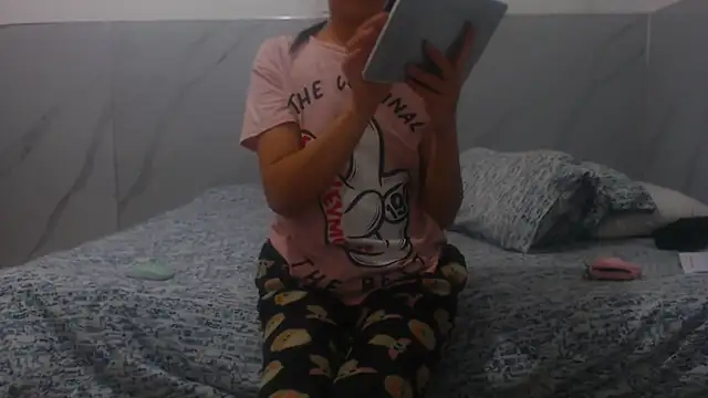 sabrina v  online show from November 20, 2025, 9:47 pm