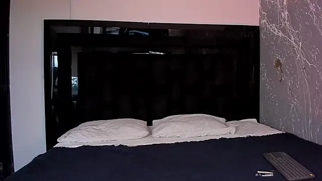 ZoeWestt online show from September 23, 2025, 12:56 pm