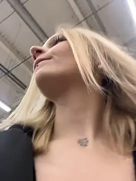 Snapshot of softlyblessed chatting on November 4, 2025, 4:00 pm softlyblessed online show from November 4, 2025, 4:00 pm