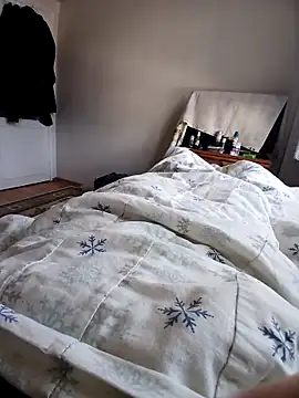 Snapshot of ejderizmirde chatting on February 4, 2026, 8:42 am ejderizmirde online show from February 4, 2026, 8:42 am