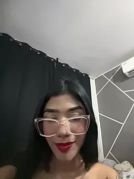 ElaRose 12 online show from February 8, 2026, 9:34 pm