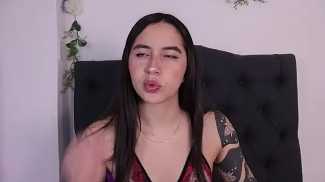 kaylee lee online show from April 17, 2026, 3:42 am