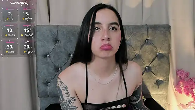 kaylee lee online show from November 3, 2025, 4:17 am