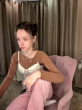 Snapshot of Naomi___Rias chatting on November 11, 2025, 1:00 am Naomi Rias online show from November 11, 2025, 1:00 am