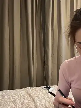 Snapshot of Naomi___Rias chatting on November 26, 2025, 2:17 pm Naomi Rias online show from November 26, 2025, 2:17 pm