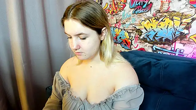 Snapshot of Julia_Jips chatting on October 16, 2025, 1:03 am Julia Jips online show from October 16, 2025, 1:03 am