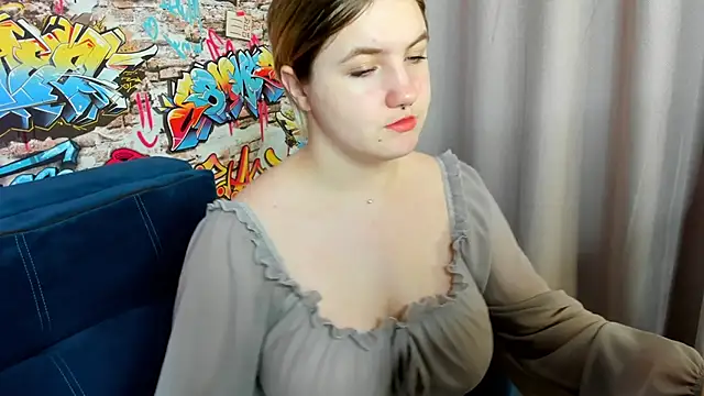 Snapshot of Julia_Jips chatting on October 14, 2025, 1:06 am Julia Jips online show from October 14, 2025, 1:06 am