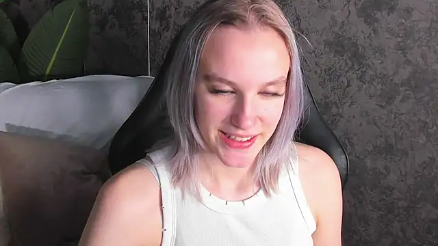 Snapshot of Carolin_Miller chatting on November 19, 2025, 11:10 am Carolin Miller online show from November 19, 2025, 11:10 am