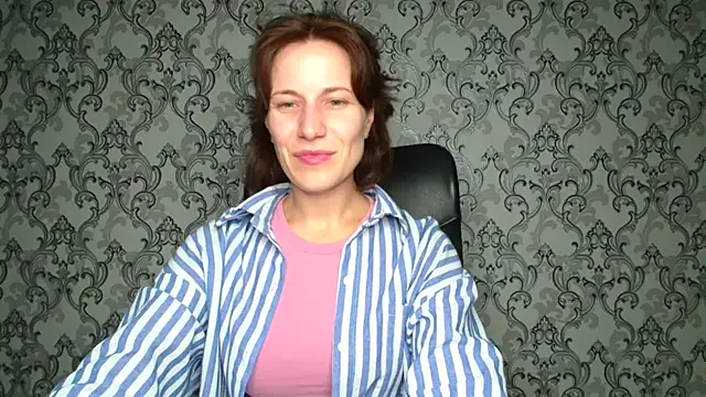 Snapshot of Kelly_Kisss chatting on November 14, 2025, 6:11 pm Kelly Kisss online show from November 14, 2025, 6:11 pm