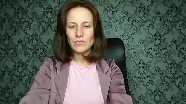 Snapshot of Kelly_Kisss chatting on December 18, 2025, 6:23 pm Kelly Kisss online show from December 18, 2025, 6:23 pm