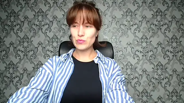 Snapshot of Kelly_Kisss chatting on November 2, 2025, 6:02 pm Kelly Kisss online show from November 2, 2025, 6:02 pm