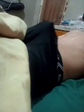 Henriquepauzao10 online show from October 16, 2025, 2:42 am