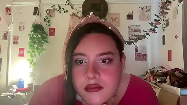 Snapshot of JenniferRobbie chatting on May 27, 2026, 6:32 am JenniferRobbie online show from May 27, 2026, 6:32 am
