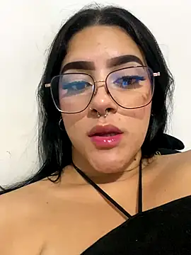 Snapshot of Marianacg_21 chatting on December 16, 2025, 3:55 am Marianacg 21 online show from December 16, 2025, 3:55 am