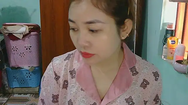 Uhem112 online show from October 30, 2025, 1:04 am