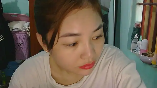 Uhem112 online show from November 9, 2025, 12:47 am