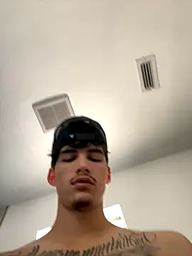 Snapshot of funbigdickk chatting on September 18, 2025, 9:40 pm funbigdickk online show from September 18, 2025, 9:40 pm