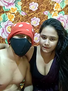 Seducing couple online show from February 25, 2026, 4:29 pm