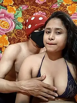 Seducing couple online show from March 26, 2026, 6:39 pm