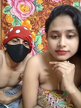 Seducing couple online show from October 9, 2025, 5:52 am