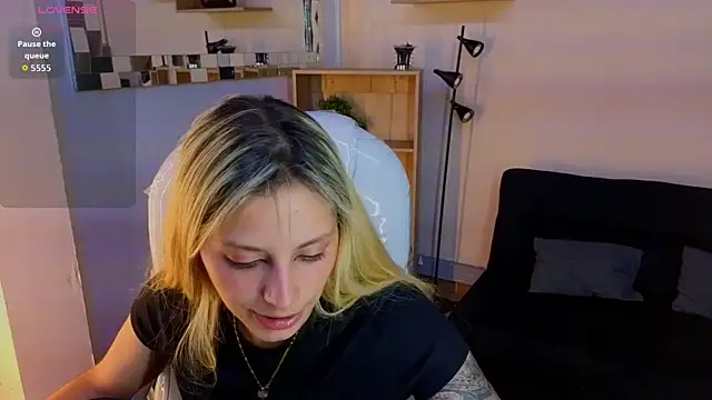 Jennaa Cooper online show from February 11, 2026, 10:42 pm