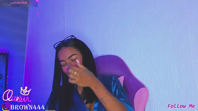  naomibrown  online show from April 8, 2026, 1:07 am