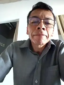 skinnylatino51 online show from April 10, 2026, 5:09 pm