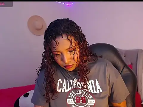 Snapshot of warisg__ chatting on November 6, 2025, 7:45 am warisg online show from November 6, 2025, 7:45 am