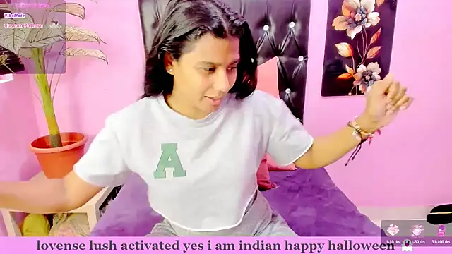 INDIANFLAME online show from November 12, 2025, 7:23 am