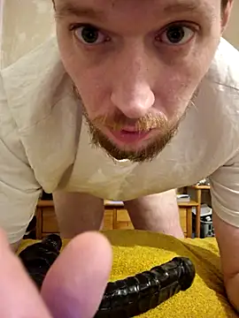 Snapshot of gazb90 chatting on October 4, 2025, 11:39 pm gazb90 online show from October 4, 2025, 11:39 pm