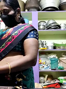 Snapshot of papukurty chatting on November 22, 2025, 8:35 am papukurty online show from November 22, 2025, 8:35 am