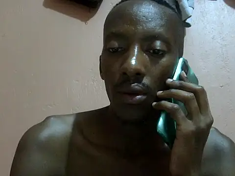 Snapshot of shadez94 chatting on September 17, 2025, 6:43 pm shadez94 online show from September 17, 2025, 6:43 pm