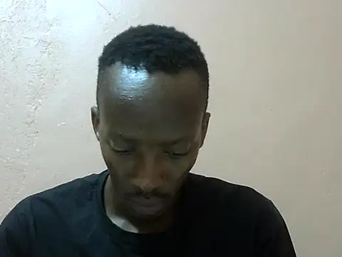 Snapshot of shadez94 chatting on October 4, 2025, 7:37 pm shadez94 online show from October 4, 2025, 7:37 pm