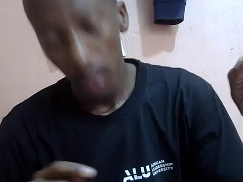 Snapshot of shadez94 chatting on September 23, 2025, 7:59 am shadez94 online show from September 23, 2025, 7:59 am