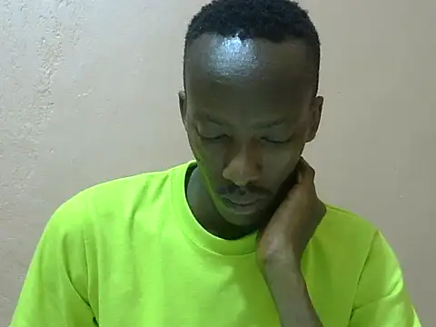 Snapshot of shadez94 chatting on October 1, 2025, 9:07 pm shadez94 online show from October 1, 2025, 9:07 pm