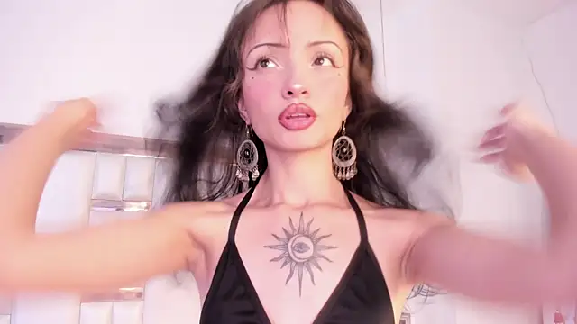 Snapshot of MaddieStark chatting on November 10, 2025, 4:56 pm MaddieStark online show from November 10, 2025, 4:56 pm