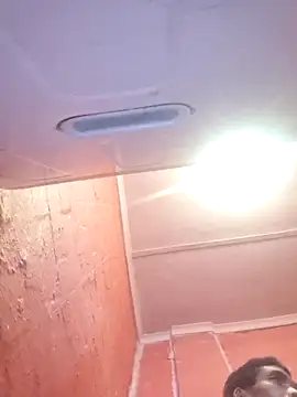 Snapshot of Zinedean24 chatting on April 13, 2026, 12:20 pm Zinedean24 online show from April 13, 2026, 12:20 pm