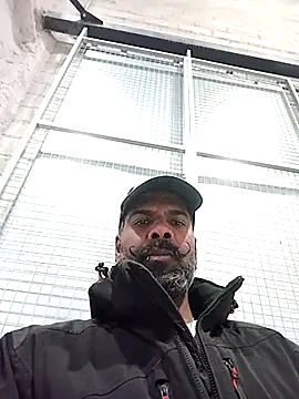 Snapshot of frenchblackc31 chatting on December 5, 2025, 3:32 pm frenchblackc31 online show from December 5, 2025, 3:32 pm