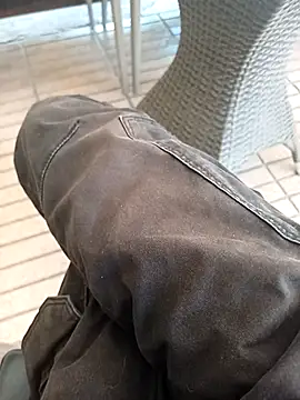 SlipperyEssay online show from March 31, 2026, 1:35 pm