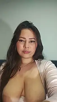 Snapshot of Damii_001 chatting on May 22, 2026, 2:09 am Damii 001 online show from May 22, 2026, 2:09 am
