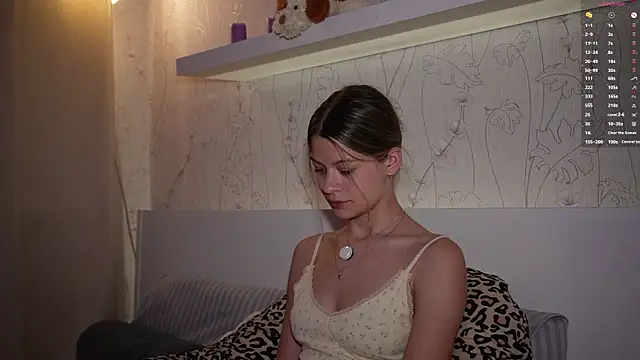 AnneVerity online show from November 24, 2025, 7:47 pm