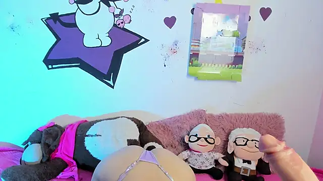 Alanaloiiss  online show from September 21, 2025, 1:00 am