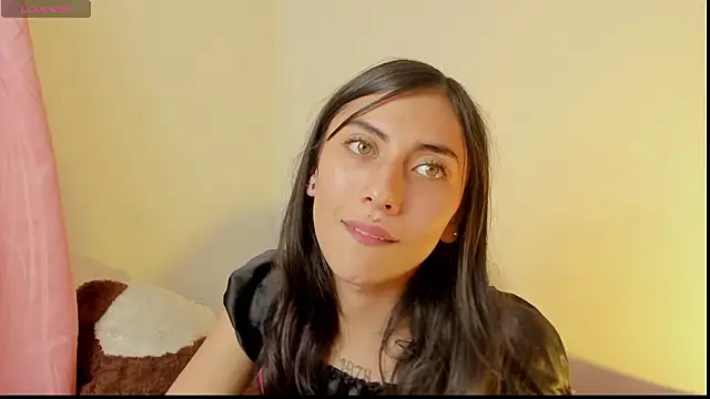 Snapshot of Alanaloiiss_ chatting on February 21, 2026, 4:03 am Alanaloiiss online show from February 21, 2026, 4:03 am