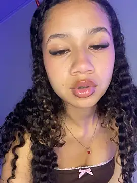 Snapshot of jadee8 chatting on October 5, 2025, 1:40 am jadee8 online show from October 5, 2025, 1:40 am